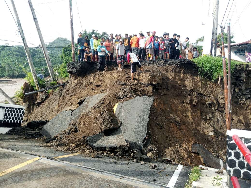 BPBD Jabar bergerak cepat membantu evakuasi warga terdampak longsor di sukabumi