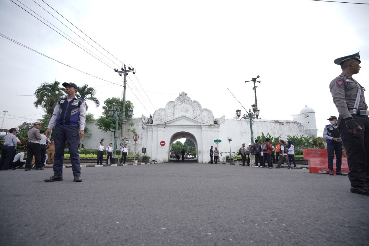 uji coba lalu lintas plengkung gading telah dimulai hari ini