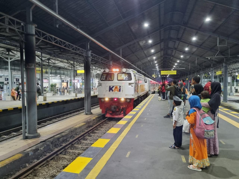 Kereta Api Jarak Jauh Siap Angkut Penumpang Mudik Lebaran