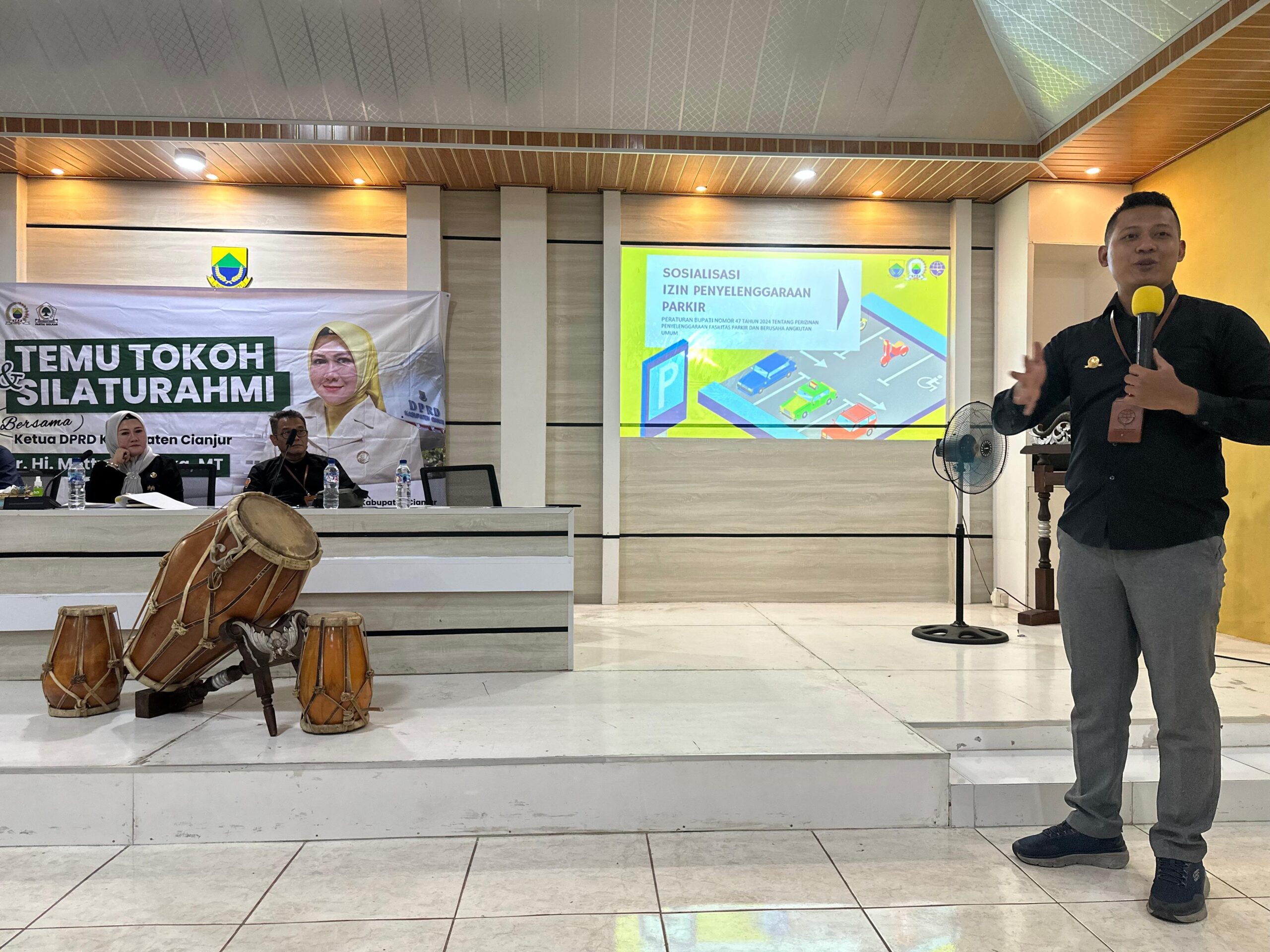 Disentil Gubernur Jabar, Stakeholder Cianjur Bahas Parkir di Pasar Cipanas