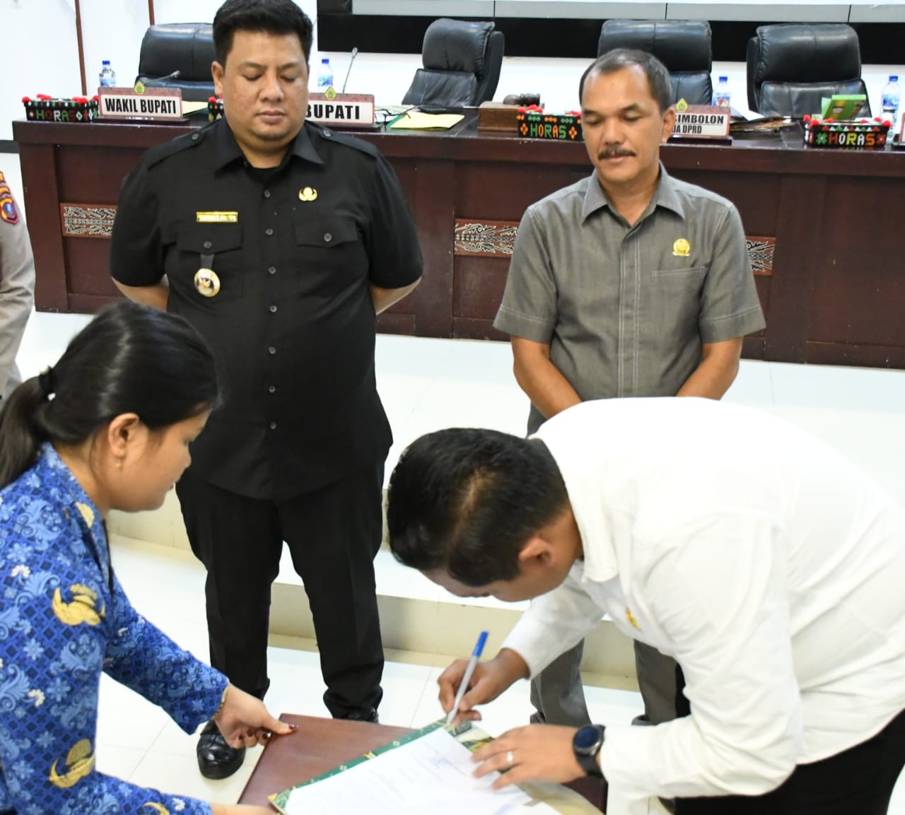 Pemkab dan DPRD Samosir Sepakati Dua Ranperda Strategis