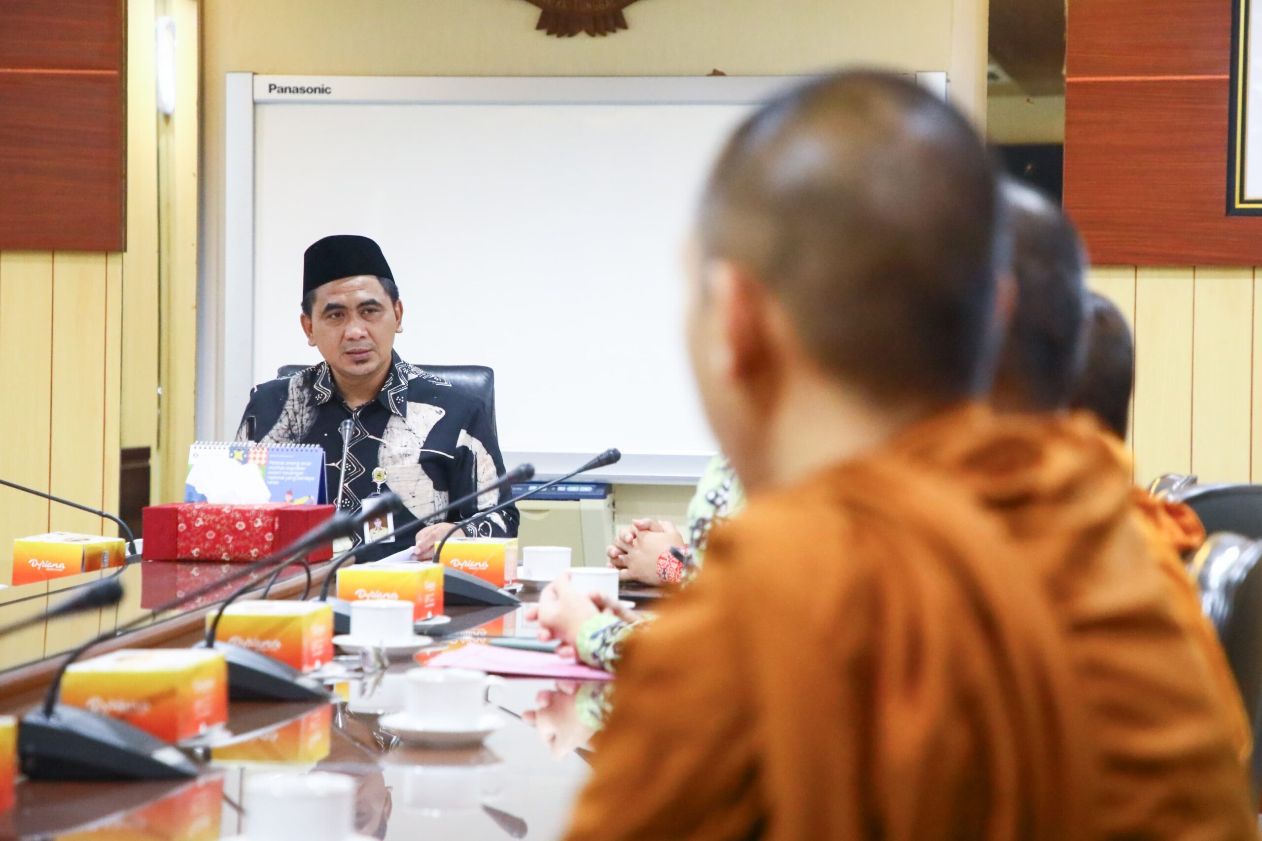 Taj Yasin Sambut Panitia Waisak dan Perjalanan Suci Thudong