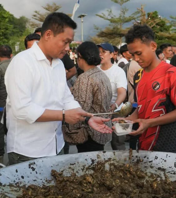 Bupati Humbahas Ramaikan Mangan Baggal HUT ke-77 Sumut