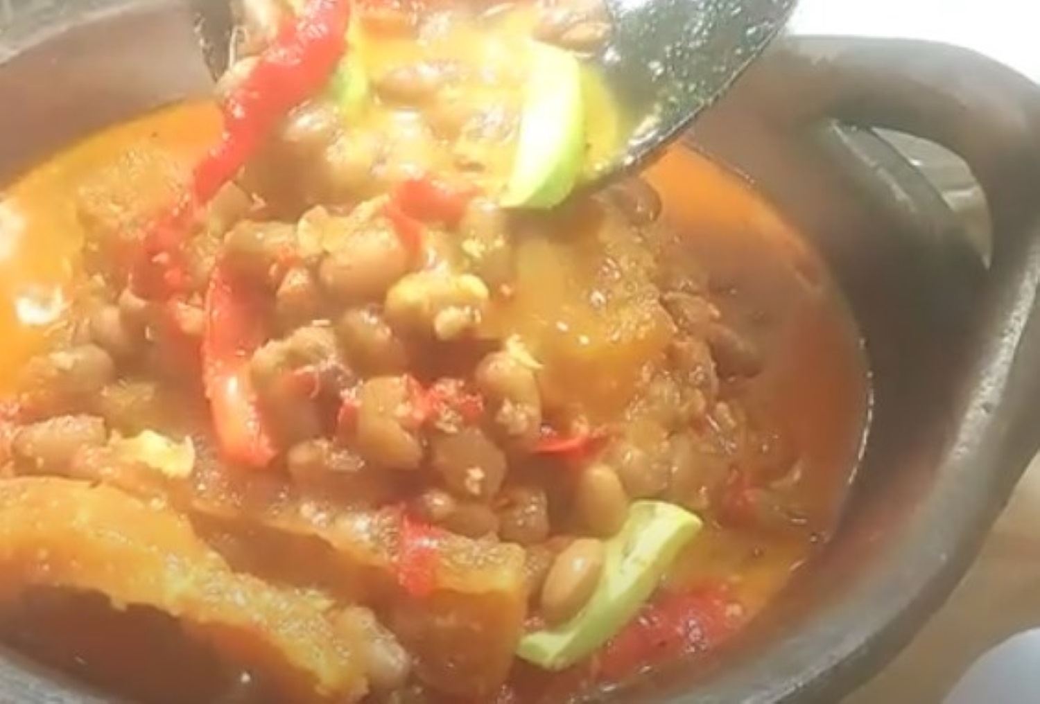 Inilah Beberapa Makanan yang Bisa Buat Keracunan