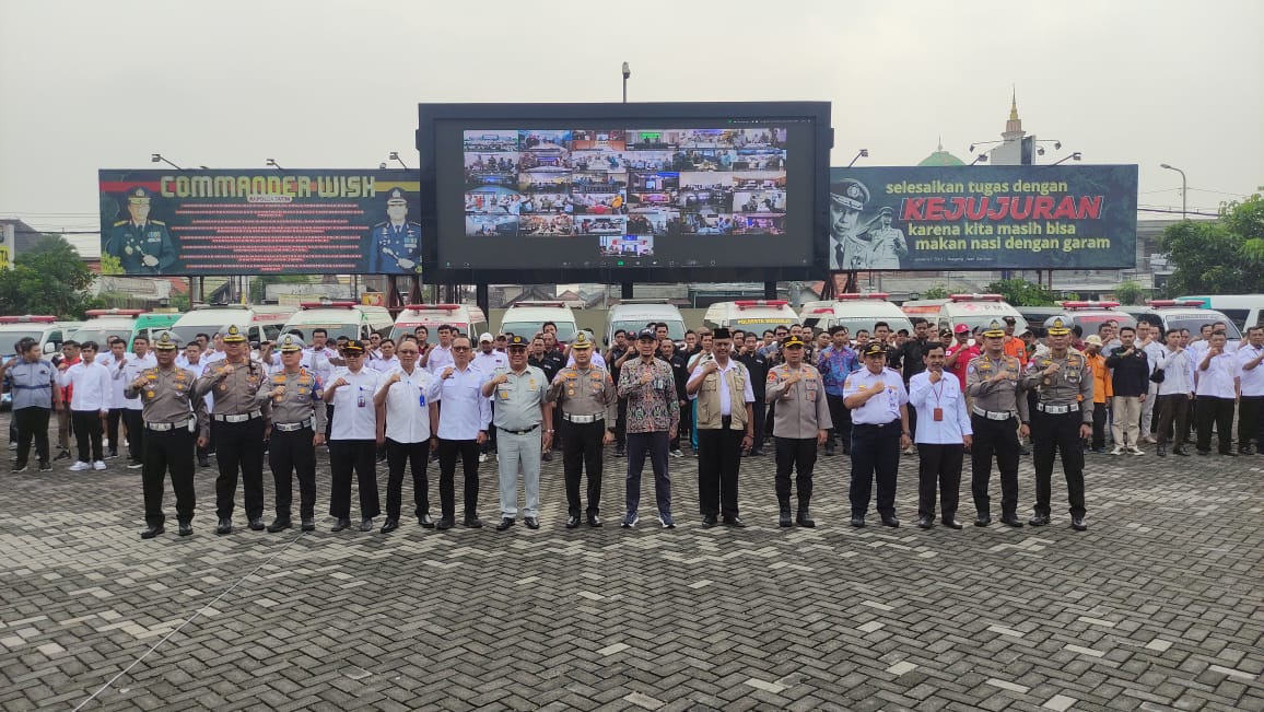Puluhan Sopir Ambulans Deklarasikan Tertib Lalu Lintas