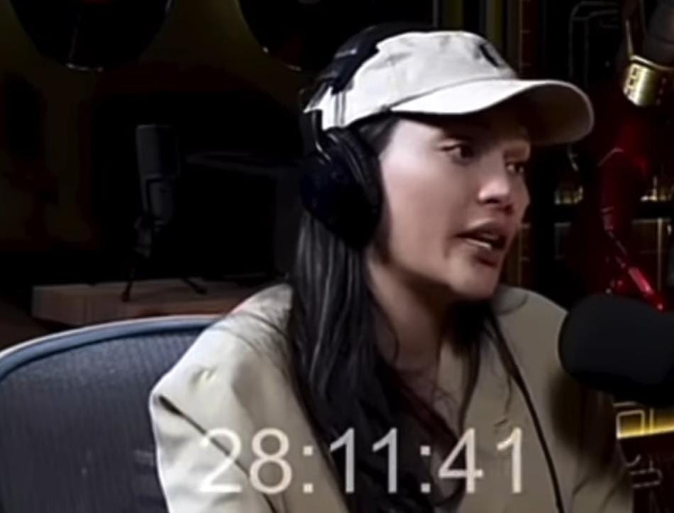 Aktris Erika Carlina Mengaku Hamil 9 Bulan