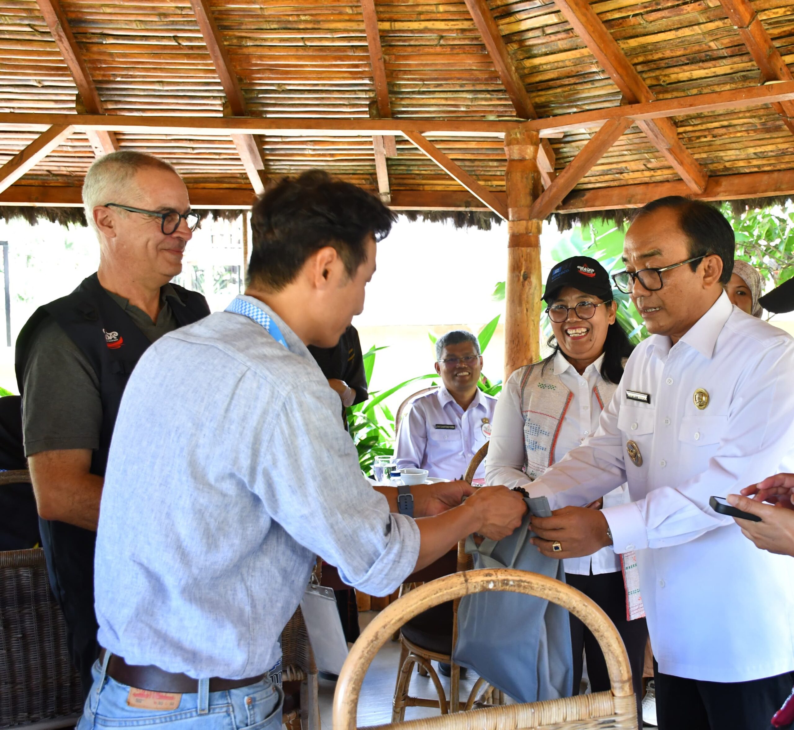 Hari Kedua Revalidasi, Assesor UNESCO Kunjungi Geosite Samosir