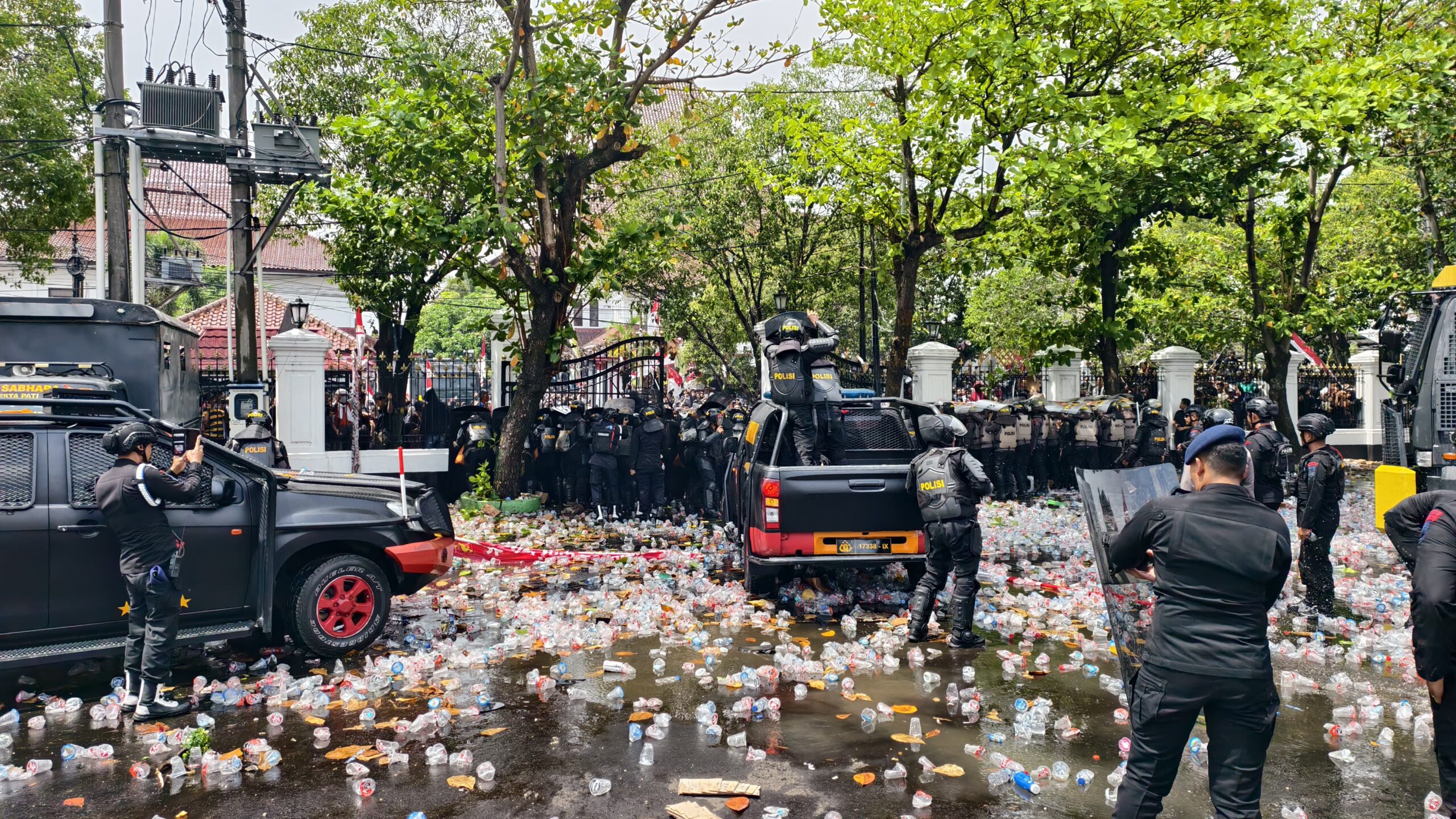 unjuk rasa di Pati kini ditangani oleh brimob