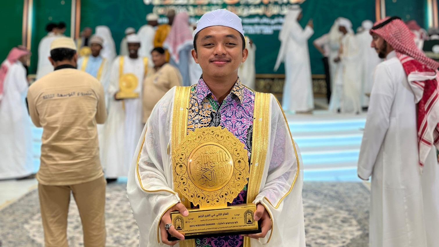 MHQ Internasional 2025 menobatkan Bayu Wibisono Damanik sebagai juara 2 hafiz untuk 15 juz
