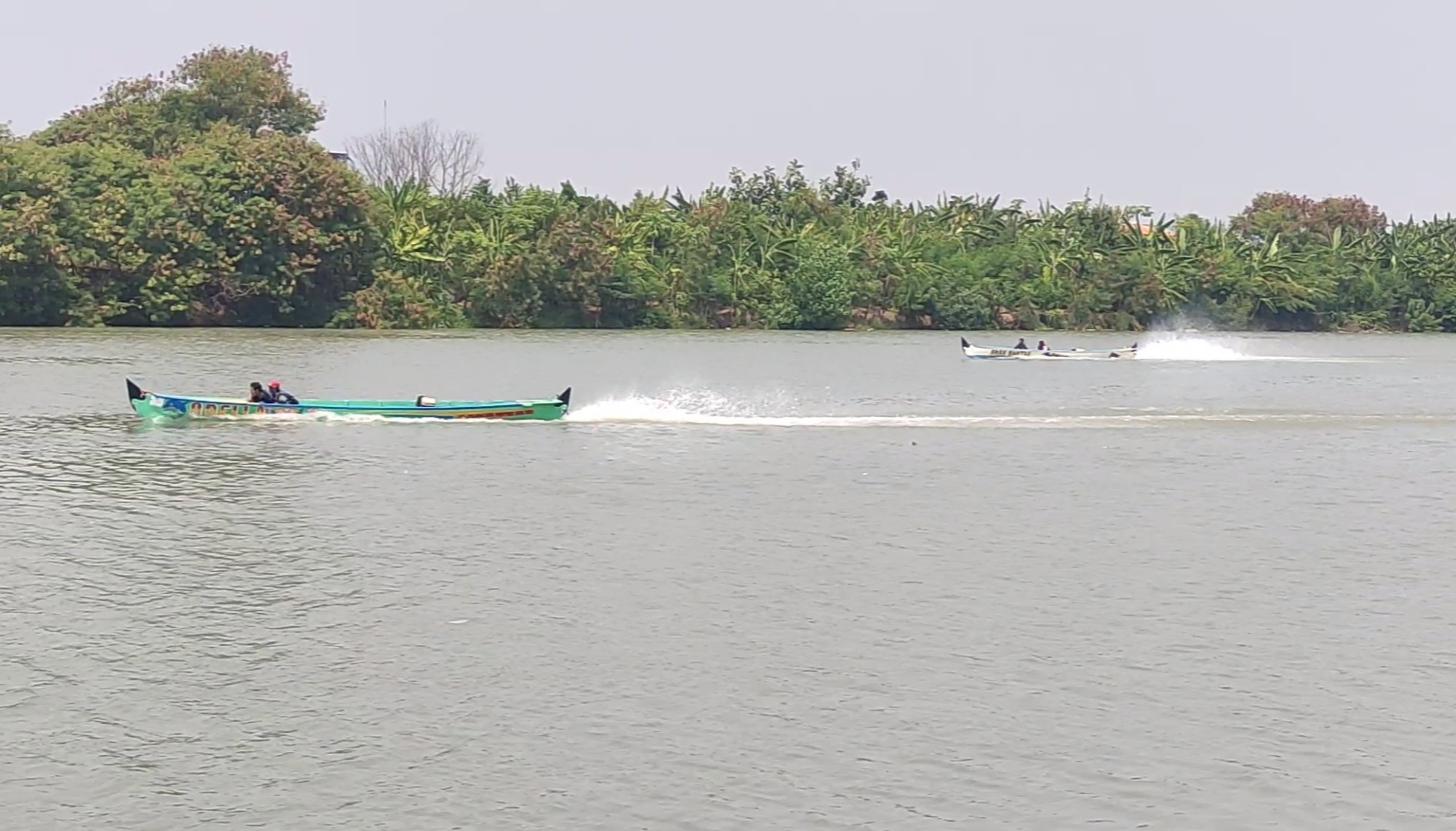 Dongkrak Wisata Bahari Sidoarjo, Warga Gelar Lomba Balap Perahu Nelayan