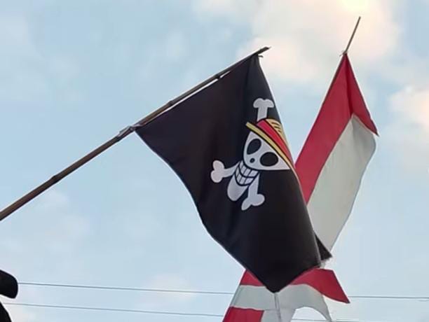 DINAS Pendidikan Provinsi Jawa Barat meminta para peserta didik Fear of Missing Out (Fomo) dengan fenomena pengibaran bendera one piece.