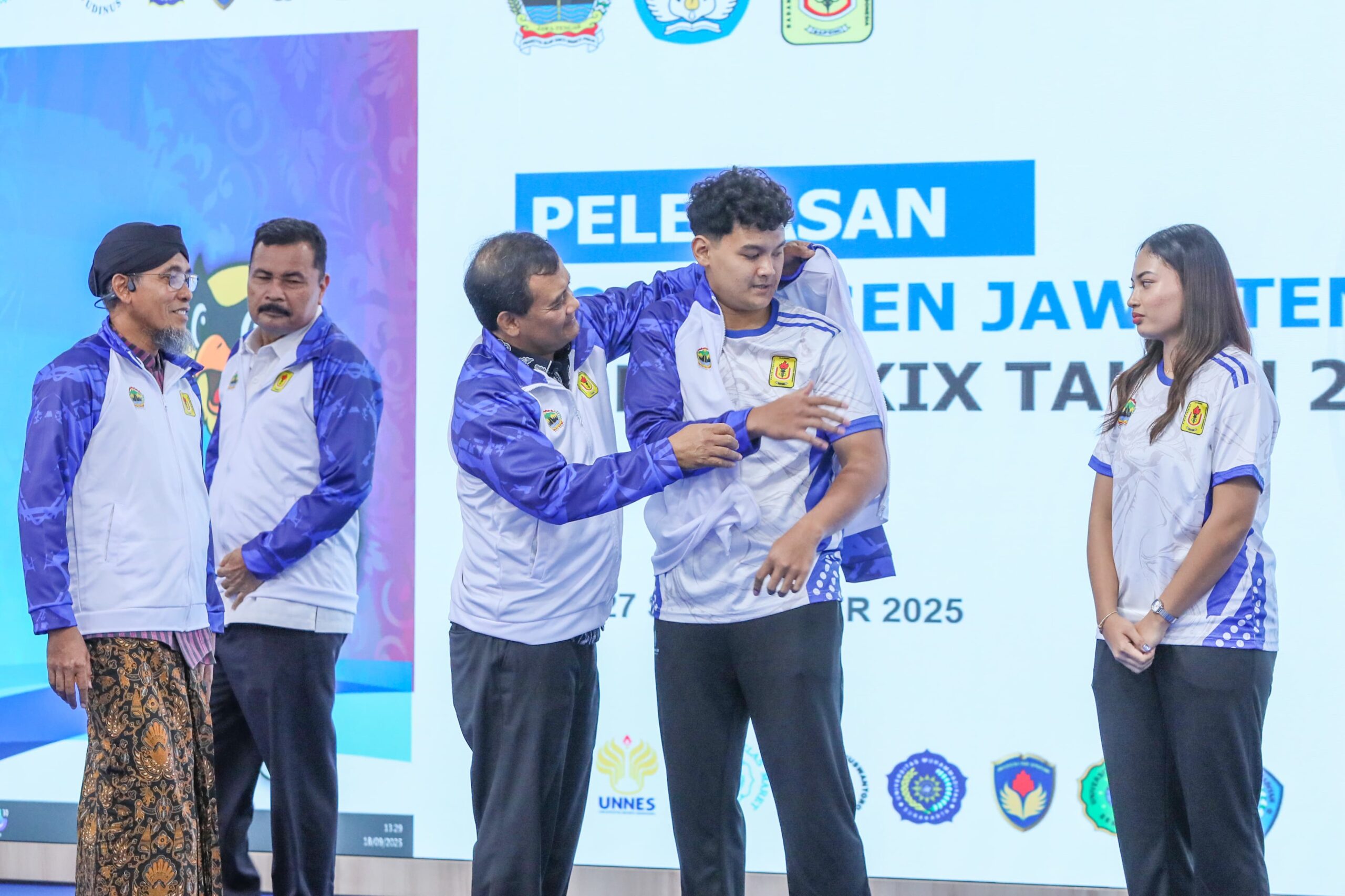 Gubernur Lepas Kontingen Jateng untuk Pomnas XIX 2025