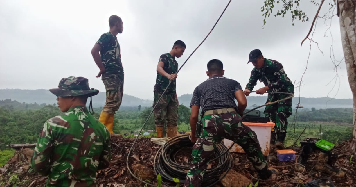 Basarnas Berhasil Temukan Reruntuhan Badan Helikopter