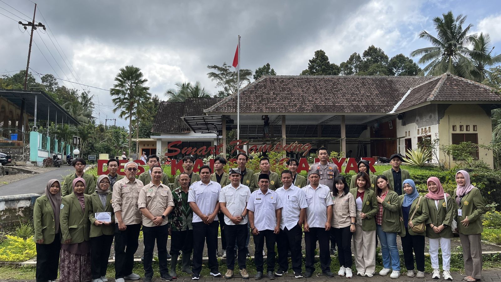 SEBANYAK 20 mahasiswa Universitas Pembangunan Nasional Veteran Jawa Timur melaksanakan Program Pemberdayaan Masyarakat di Desa Kampunganyar,