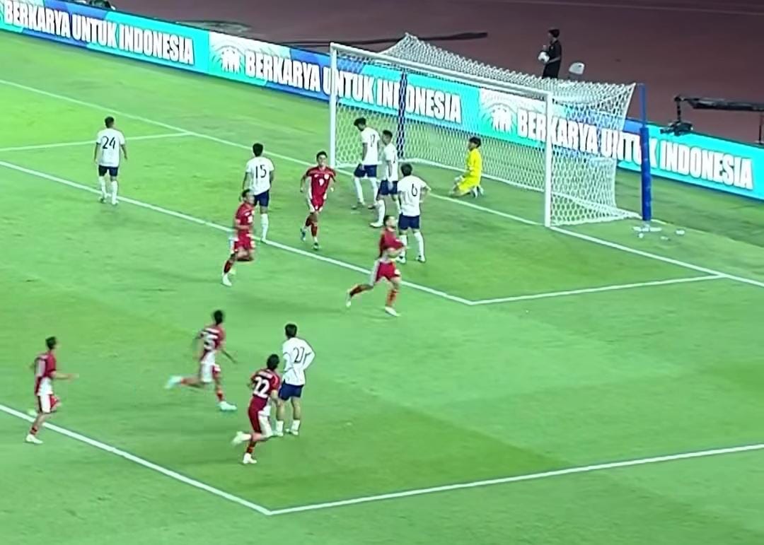 ARSITEK timnas Indonesia, Patrick Kluivert performa para pemain saat menggilas China Taipe 6-0 pada pertandingan FIFA Match Day di Stadion GBT