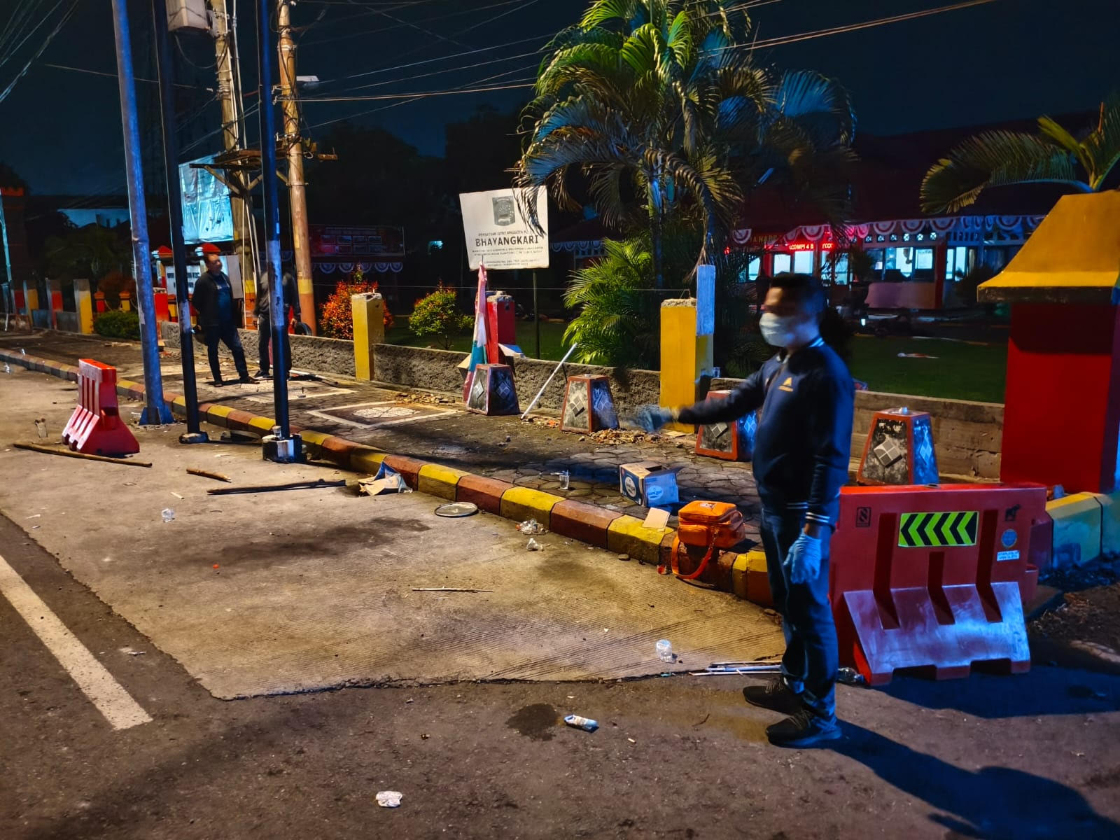 Polres Purworejo Bubarkan Aksi Anarkis di Kutoarjo