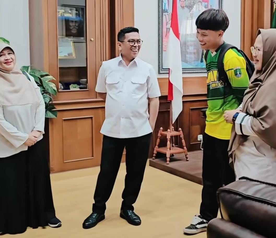 Nonaktifan Kepsek, Gubernur dan Wagub Banten Digeruduk Netizen