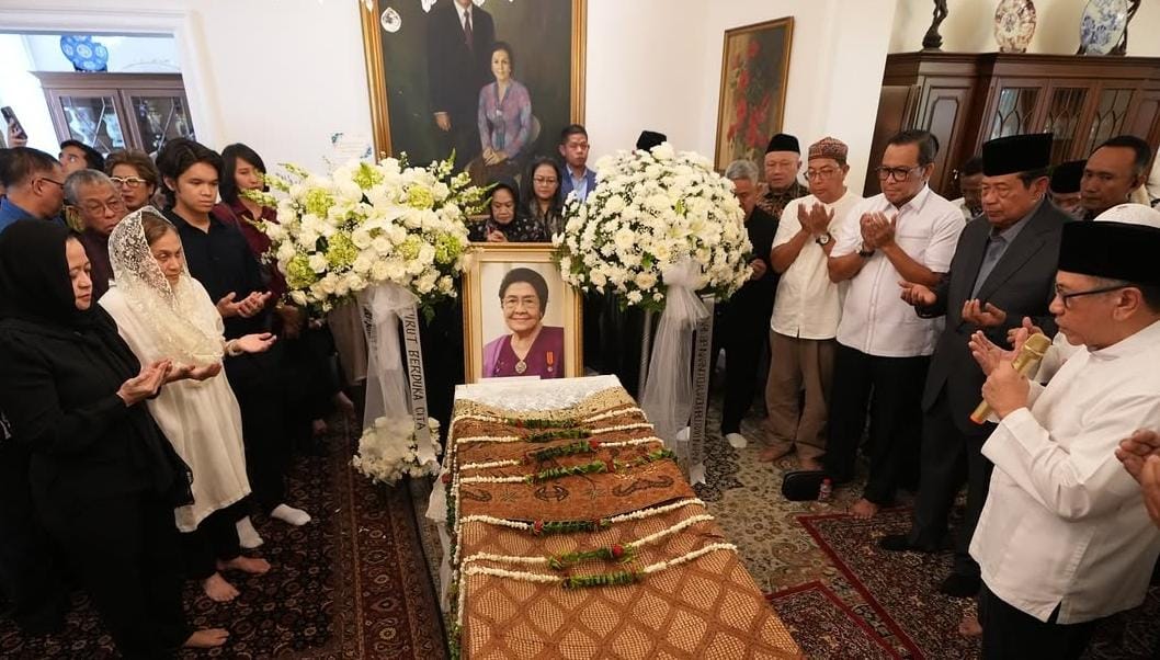 Sejumlah Tokoh Melayat ke Rumah Duka Karlinah Umar Wirahadikusumah