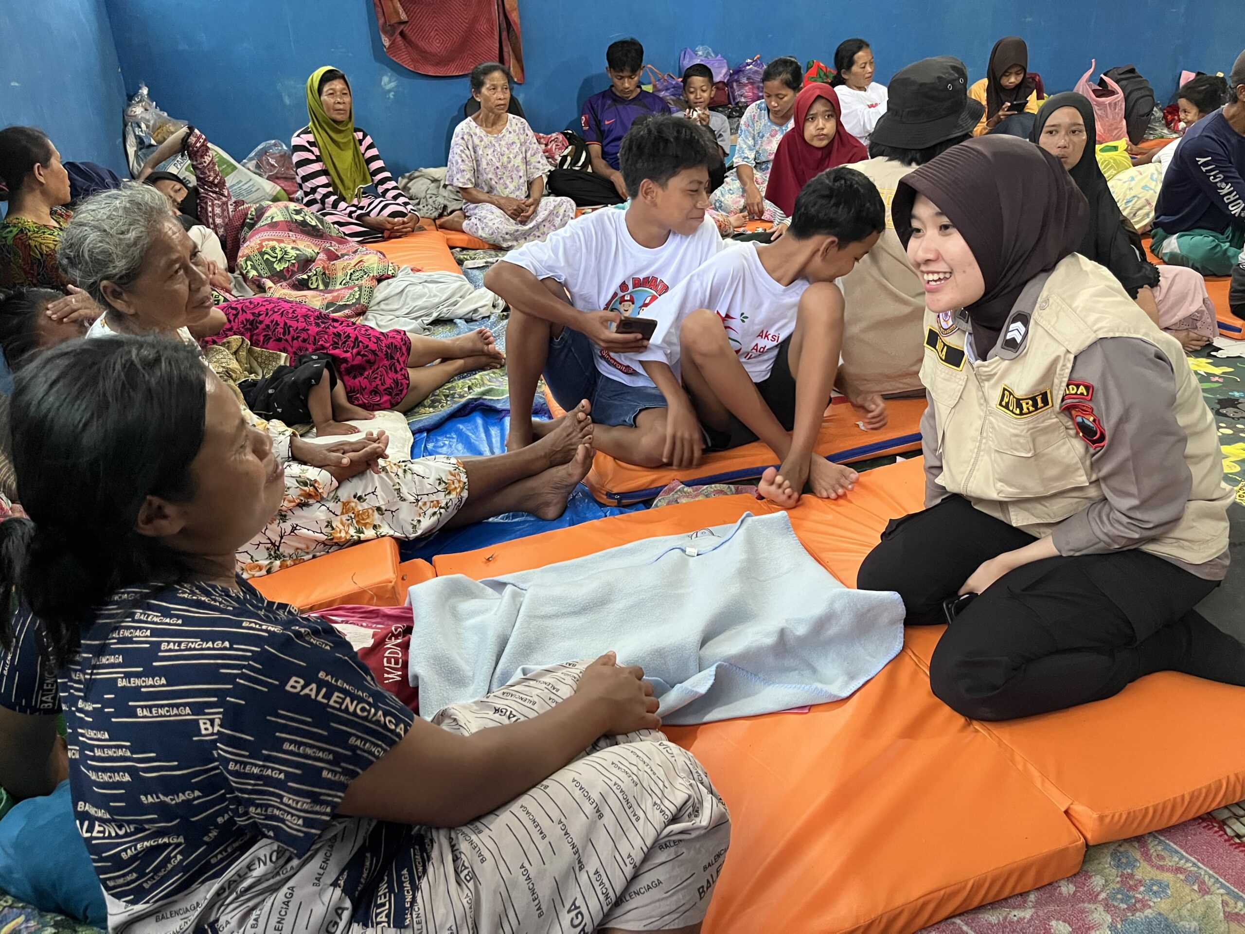 Tim Trauma Healing Polda Jateng Dampingi Korban Longsor