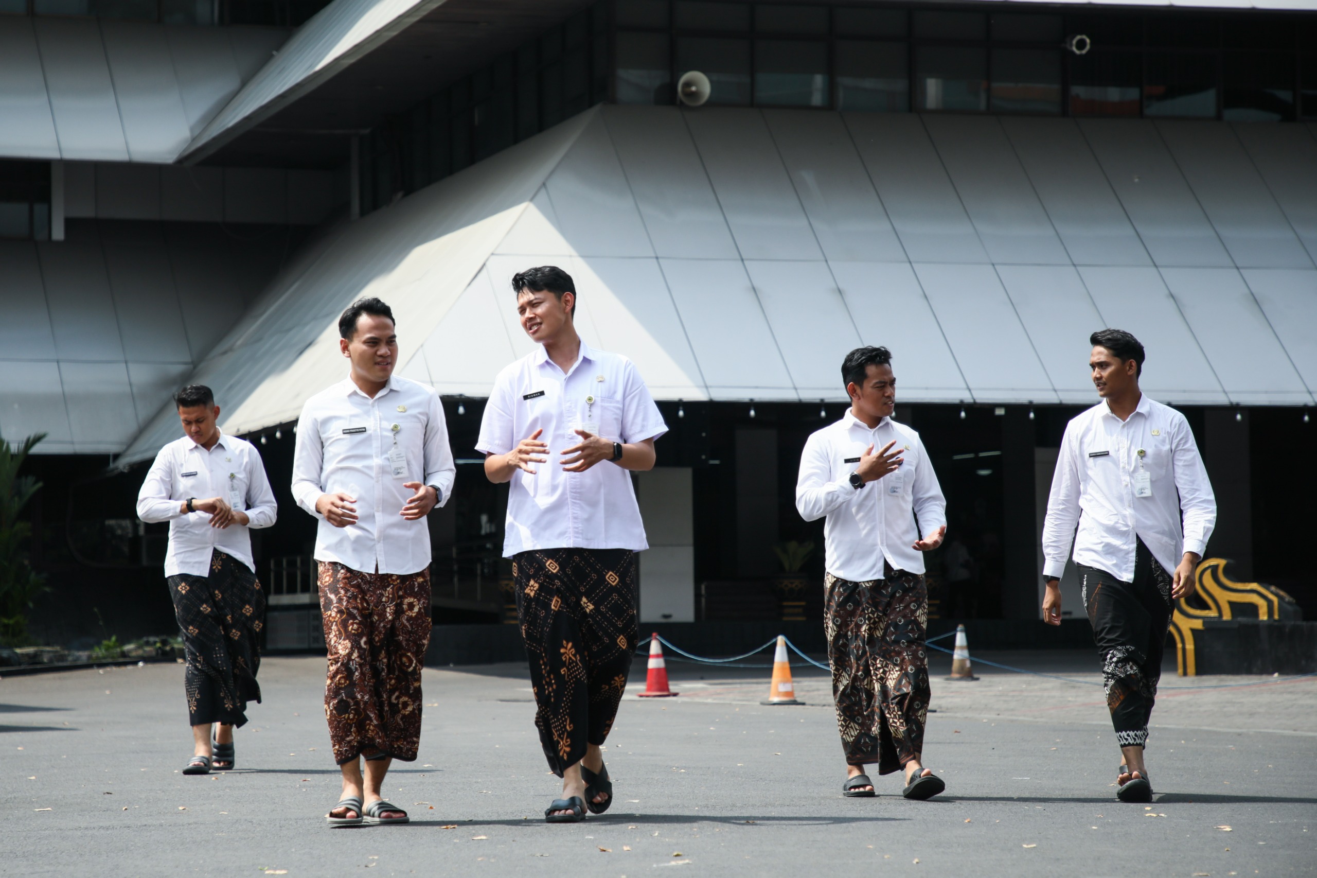 Sarung Batik untuk ASN Jateng Dongkrak UMKM