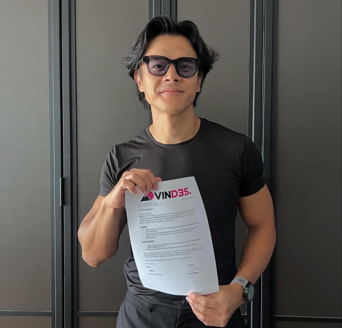 Dion Wiyoko resmi menggantikan Iko Uwais dalam llaga Bahkan Voli 3