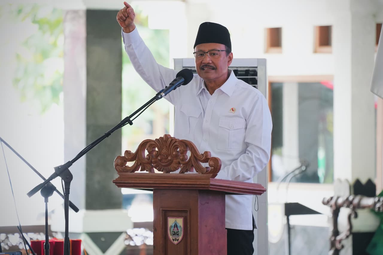 Charles Holland Taylor dicopot sebagai penasehat khusus Ketua Umum PBNU