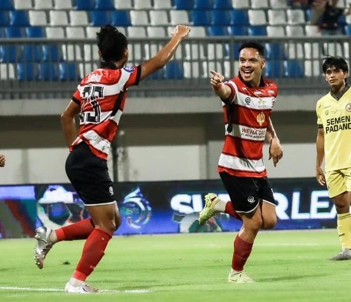 Madura United Bekuk Semen Padang, Persebaya Gasak Persijap