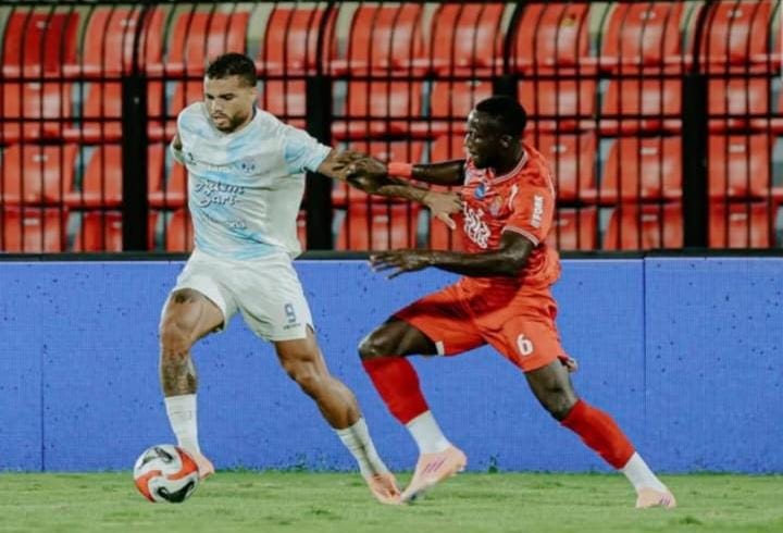 PERSIJAP Jepara harus bermain imbang 1-1 dengan PSIM Yogyakarta dalam lanjutan Super League di Stadion Gelora Bumi Kartini, Jepara.