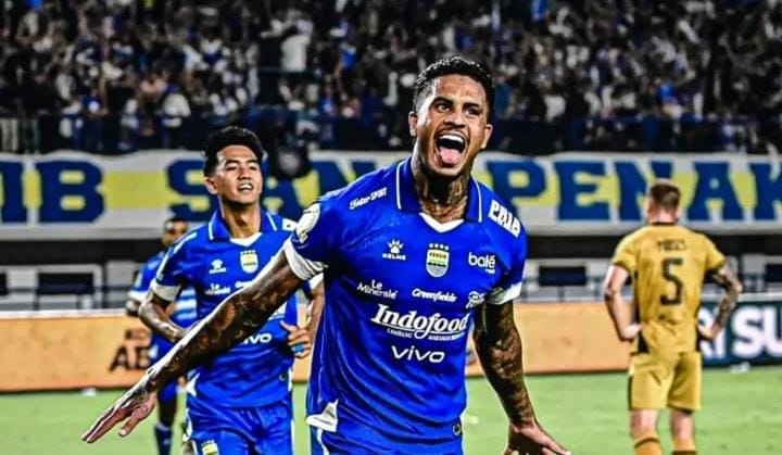 Brace Ramon, Lambungkan Persib ke Peringkat Kedua
