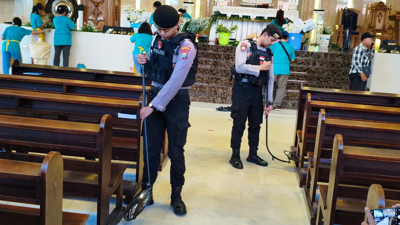 Amankan Misa Natal, Polisi Sterilisasi Sejumlah Gereja di Sidoarjo