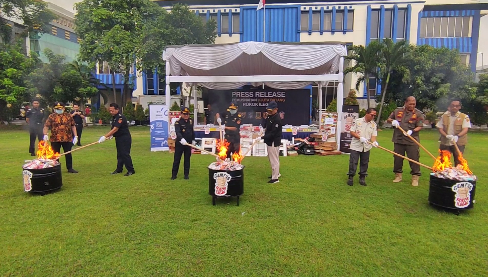 Bea Cukai Sidoarjo Musnahkan 63,6 Juta Batang Rokok Ilegal