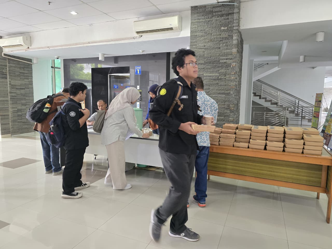 UGM Bagikan Sarapan Gratis untuk Mahasiswa Saat UAS