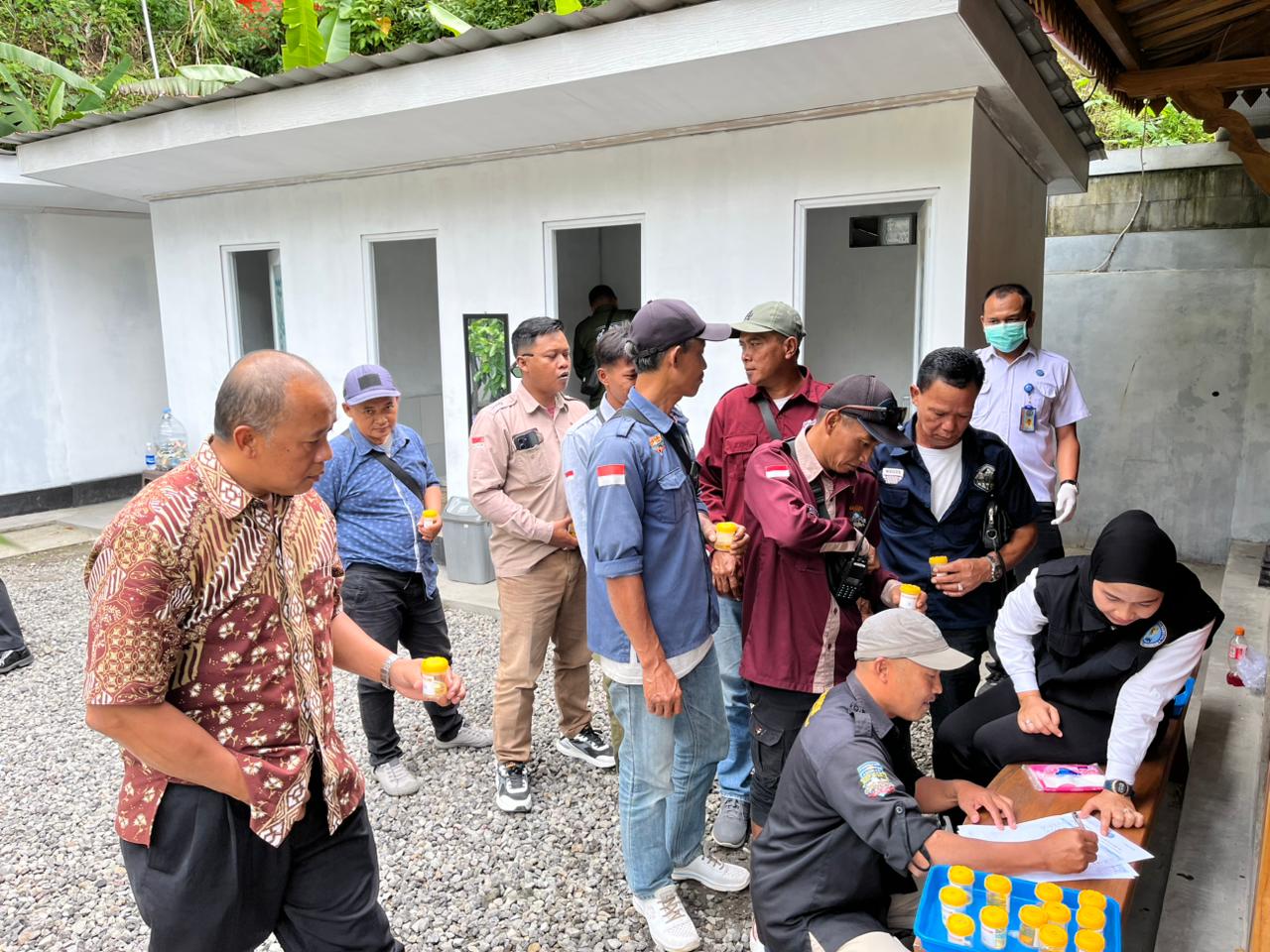 BNNK Sleman Tes Urine para  Pengemudi Jip Wisata Merapi