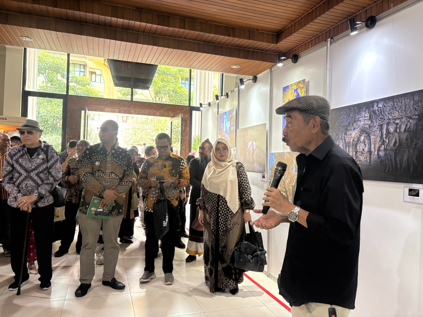 MERAYAKAN Dies Natalis ke-67 yang bersamaan pula dengan Hari Perkebunan Nasional, Instiper )Yogyakarta menggelar pameran foto.