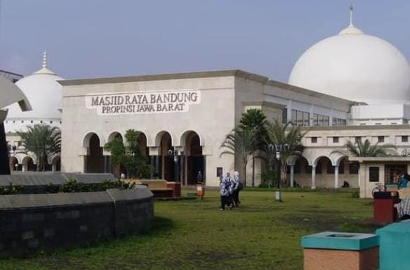 Pemprov Jabar Hentikan Bantuan Pembiayaan Masjid Raya Bandung
