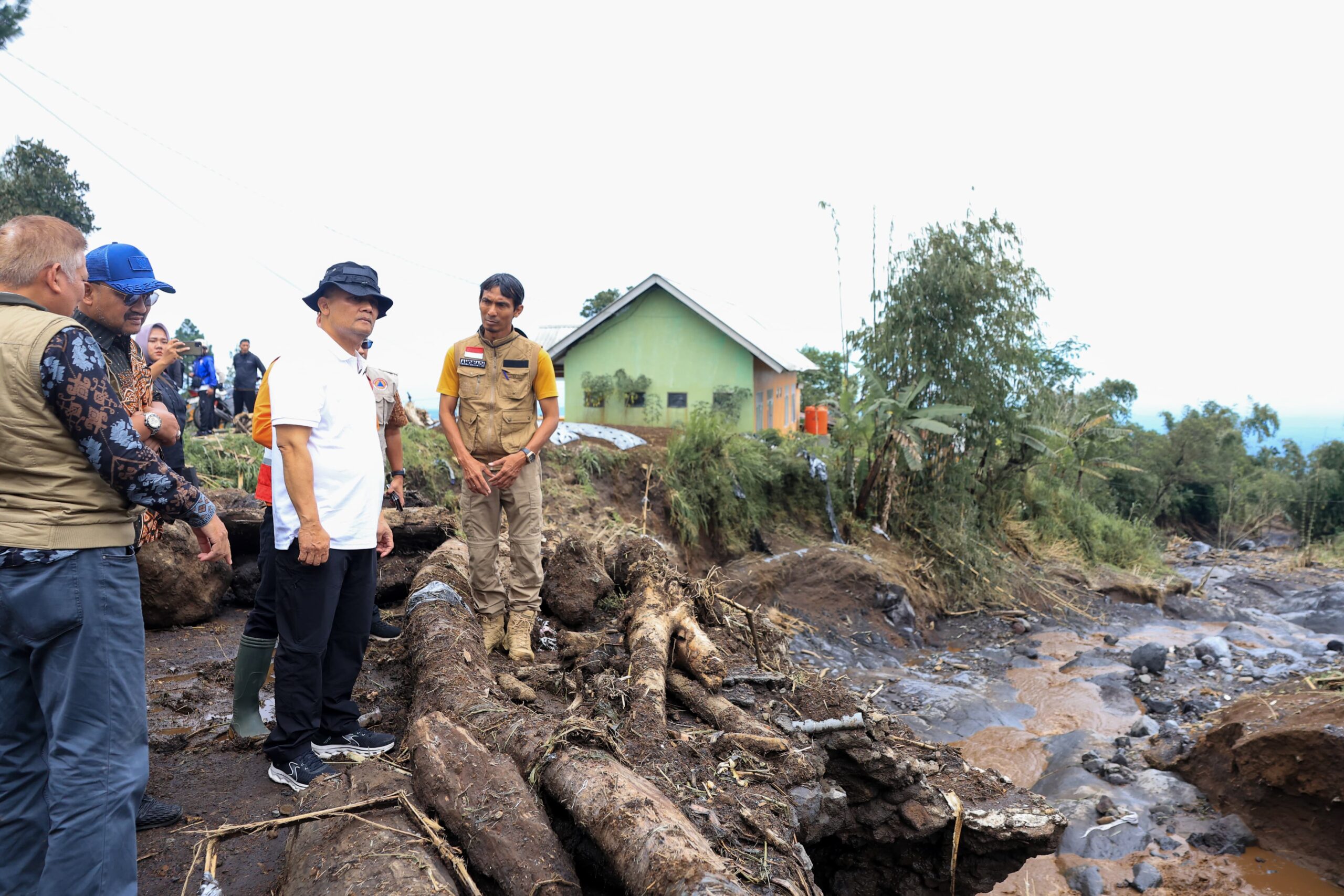 Gubernur Jateng Tinjau Penanganan Banjir dan Longsor Pemalang