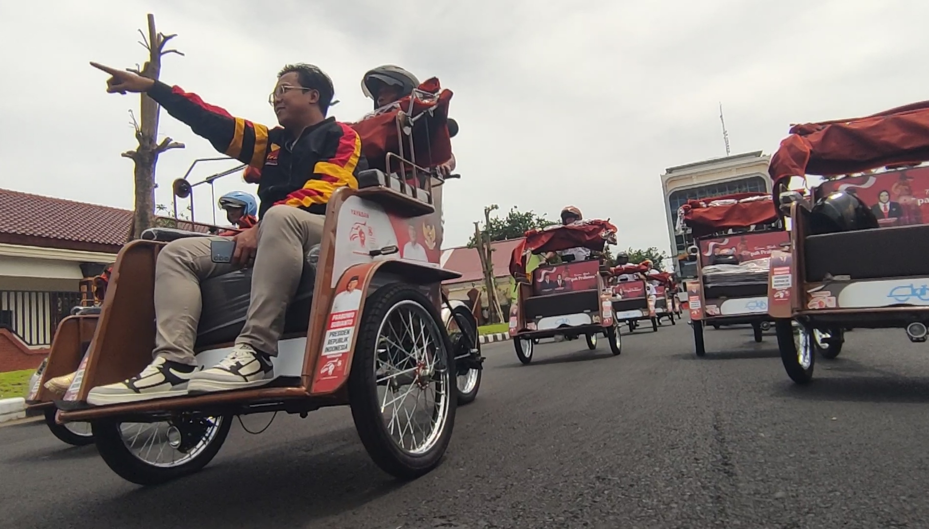 Pemprov Jabar Cairkan Kompensasi untuk 3.000 Sopir Angkot, Becak dan Andong