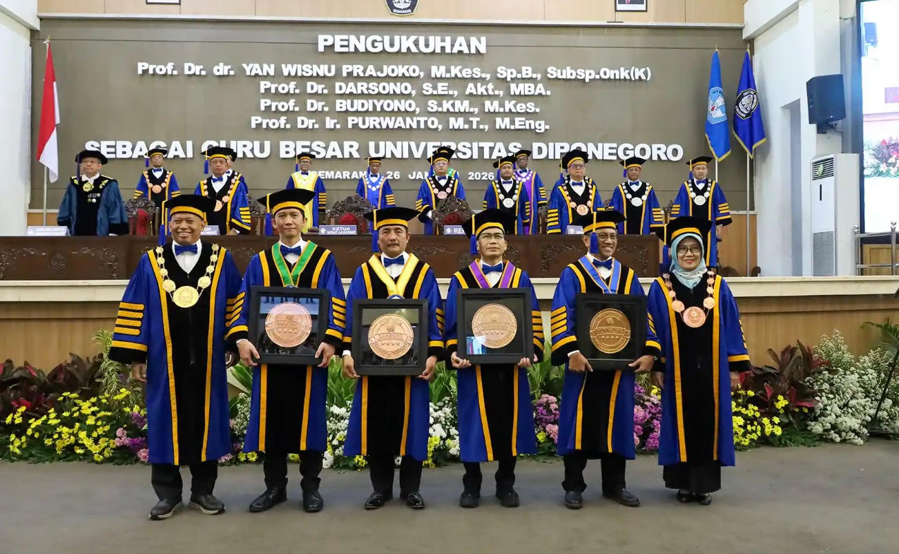 UNDIP Kukuhkan Empat Guru Besar Jawab Tantangan Global
