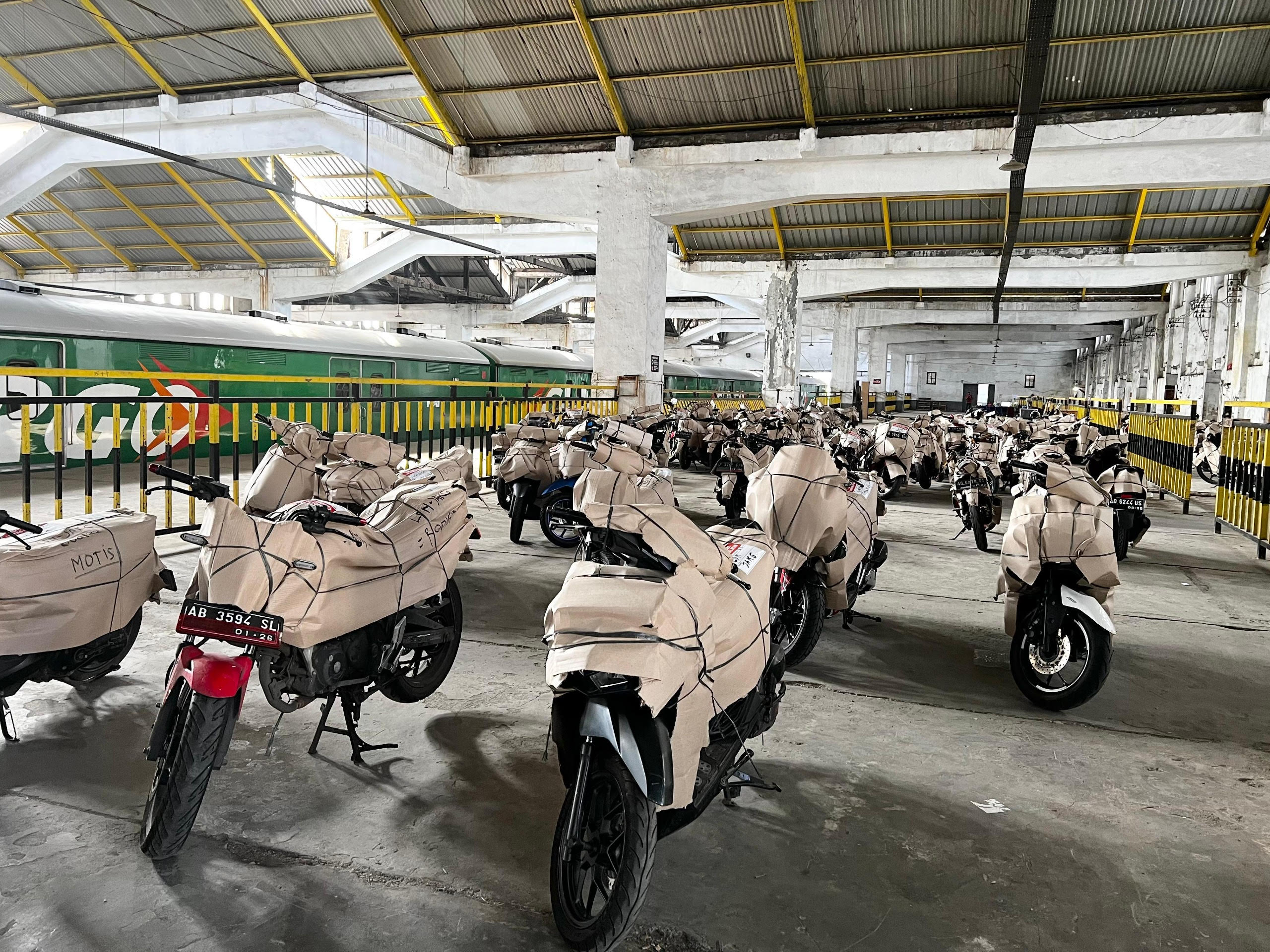 KAI Logistik Kirim 7.600 Sepeda Motor Selama Angkutan Nataru