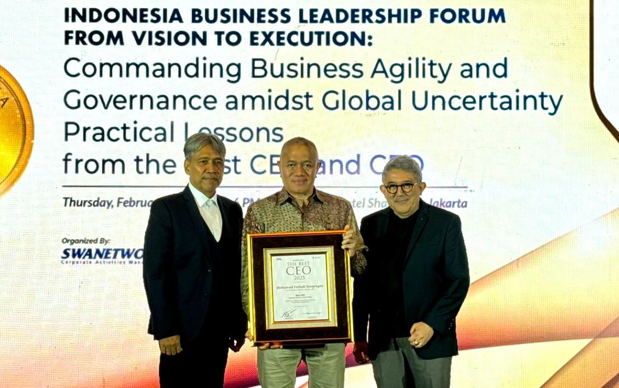 Presdir JNE Raih Penghargaan Indonesia Best CEO