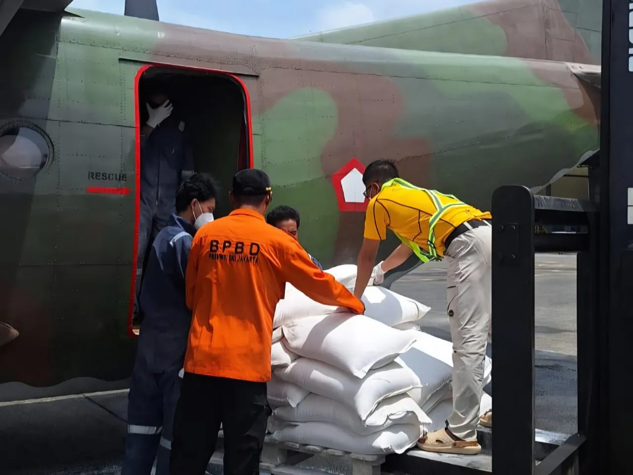 modifikasi cuaca bukan solusi permanen harus dipertimbangkan