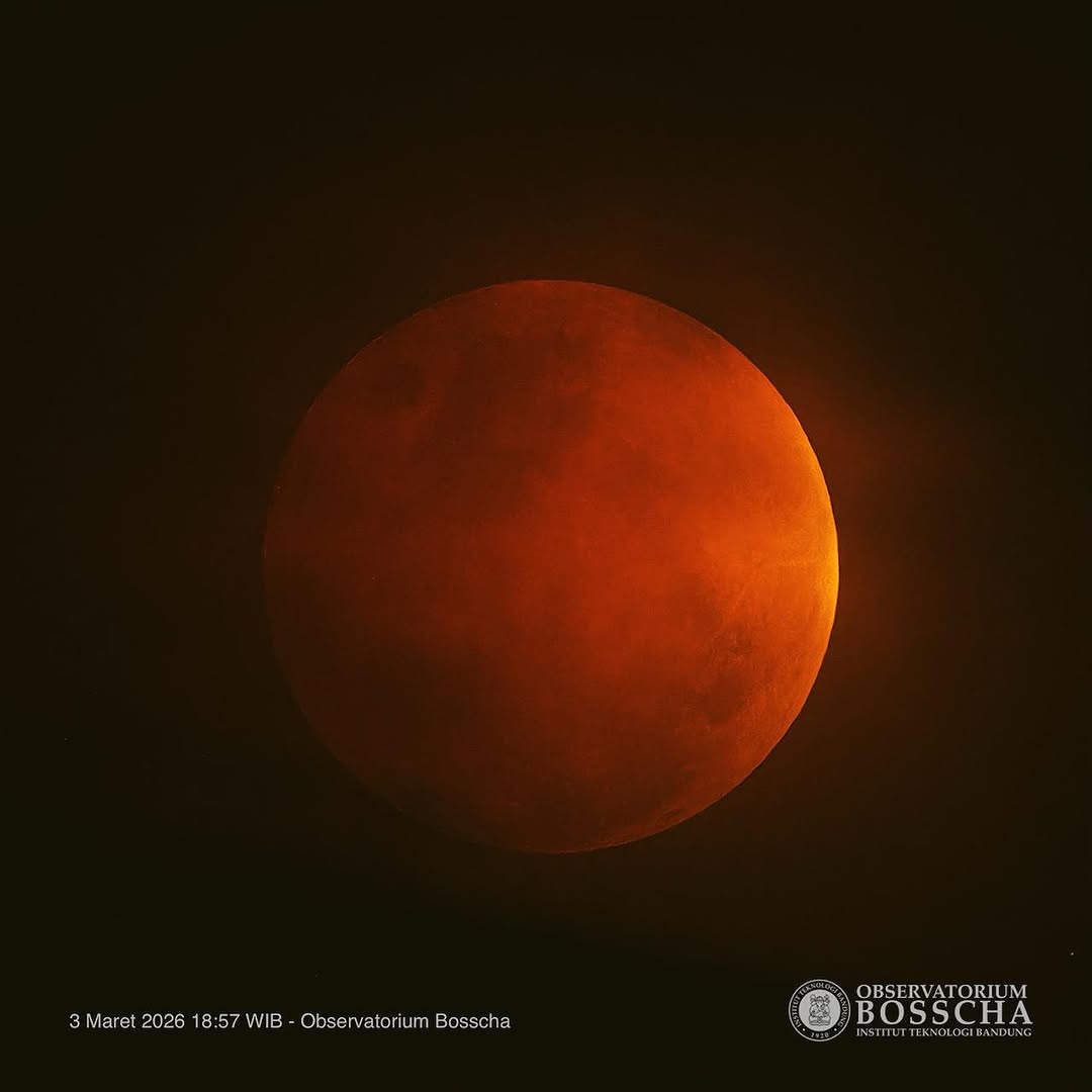 Melihat Gerhana Bulan Total Bersama Observatorium Bosscha ITB