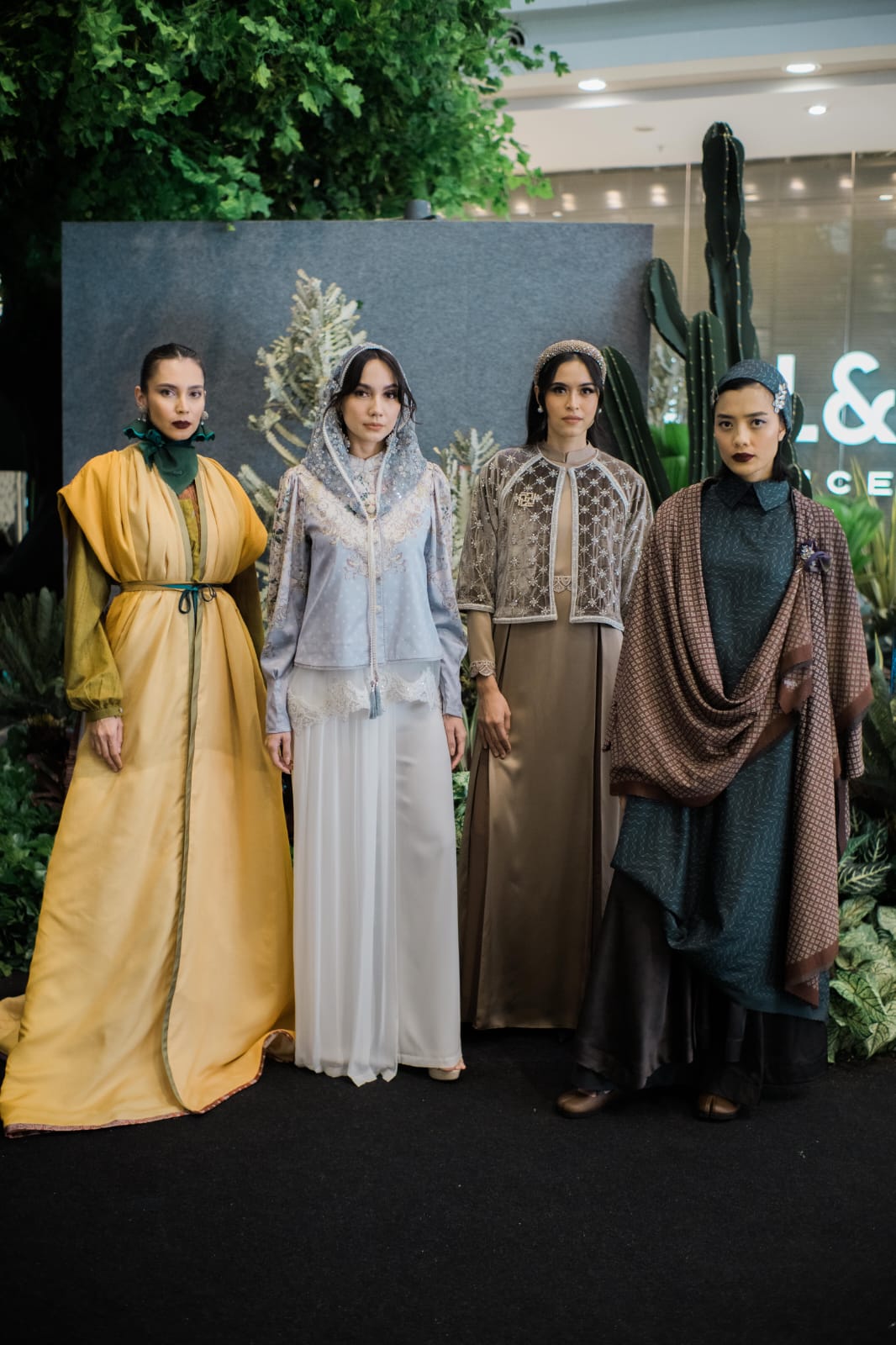 Kolaborasi Desainer Deden dan Brand Scraf Kisera Pukau Pengunjung