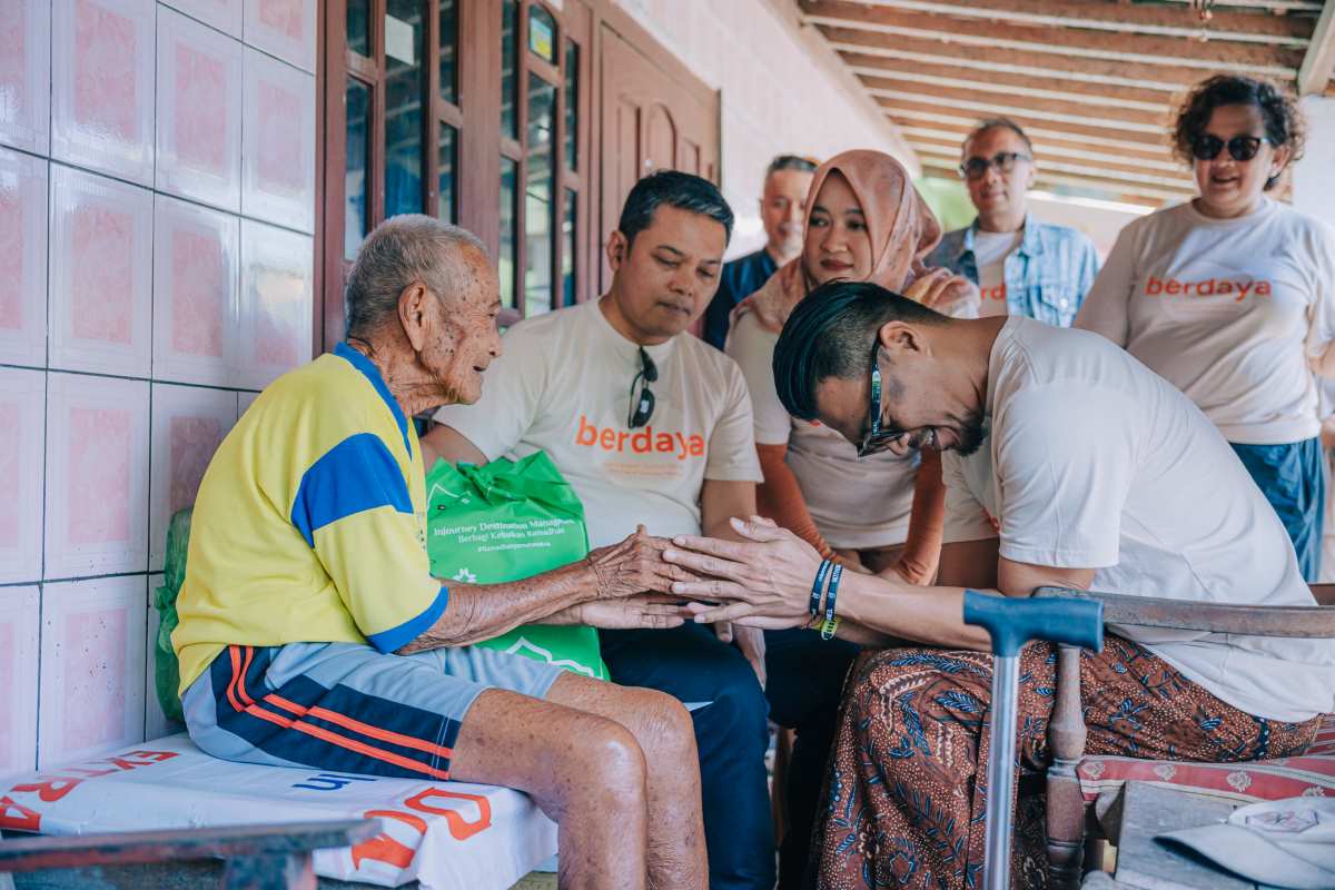 IDN Sumbang 3000 Paket Sembako untuk Warga Sekitar Destinasi Wisata