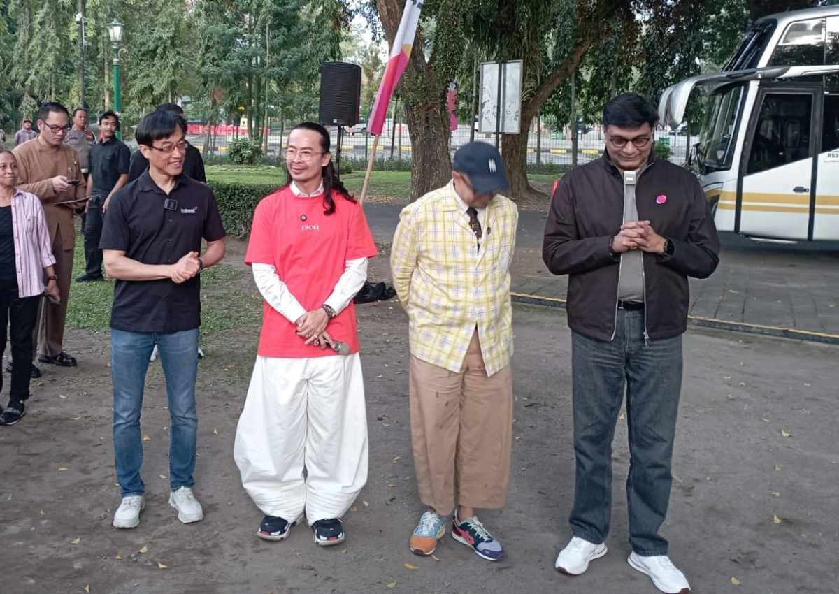 Indosat Catat Rekor MURI untuk Penggunaan Siniar di Bus