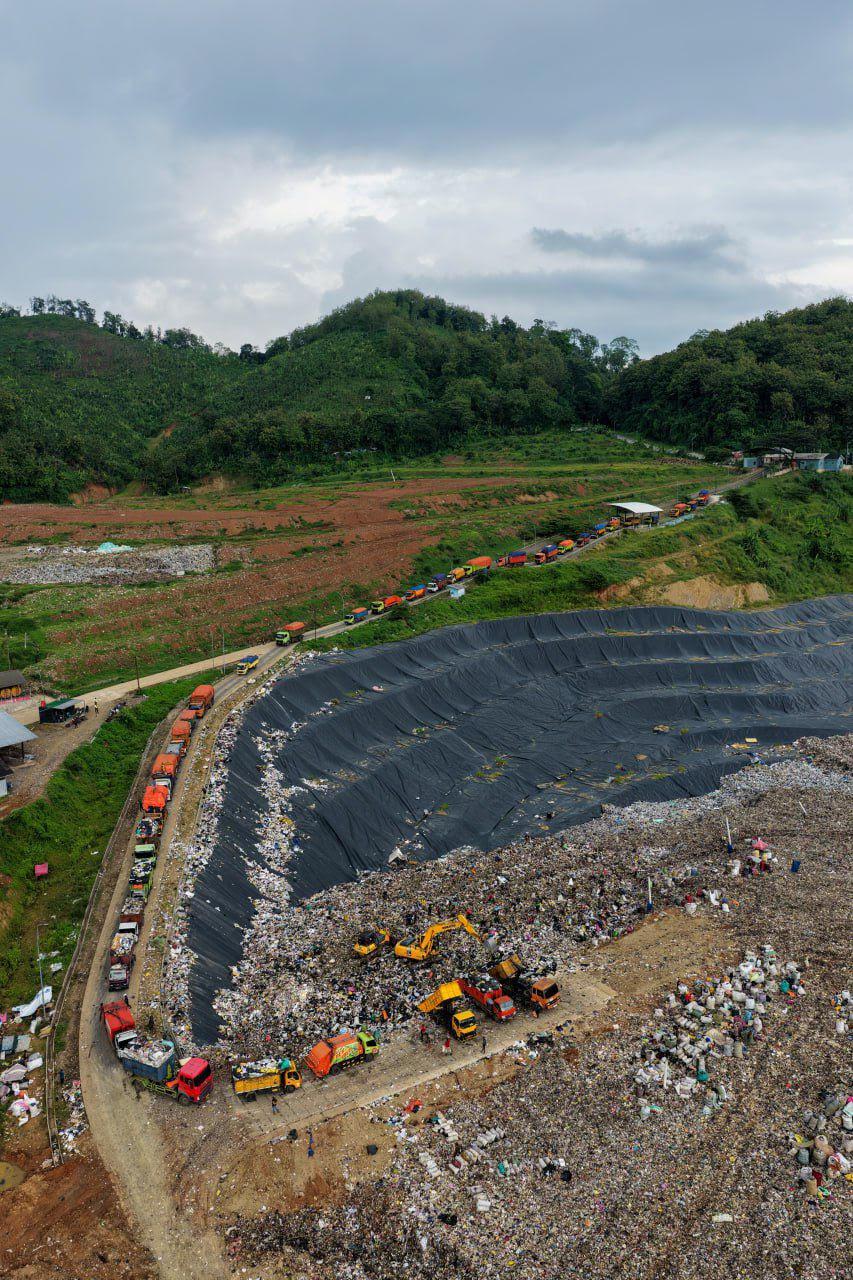 DLH Kota Bandung Kerahkan 1.025 Personel Tangani Sampah