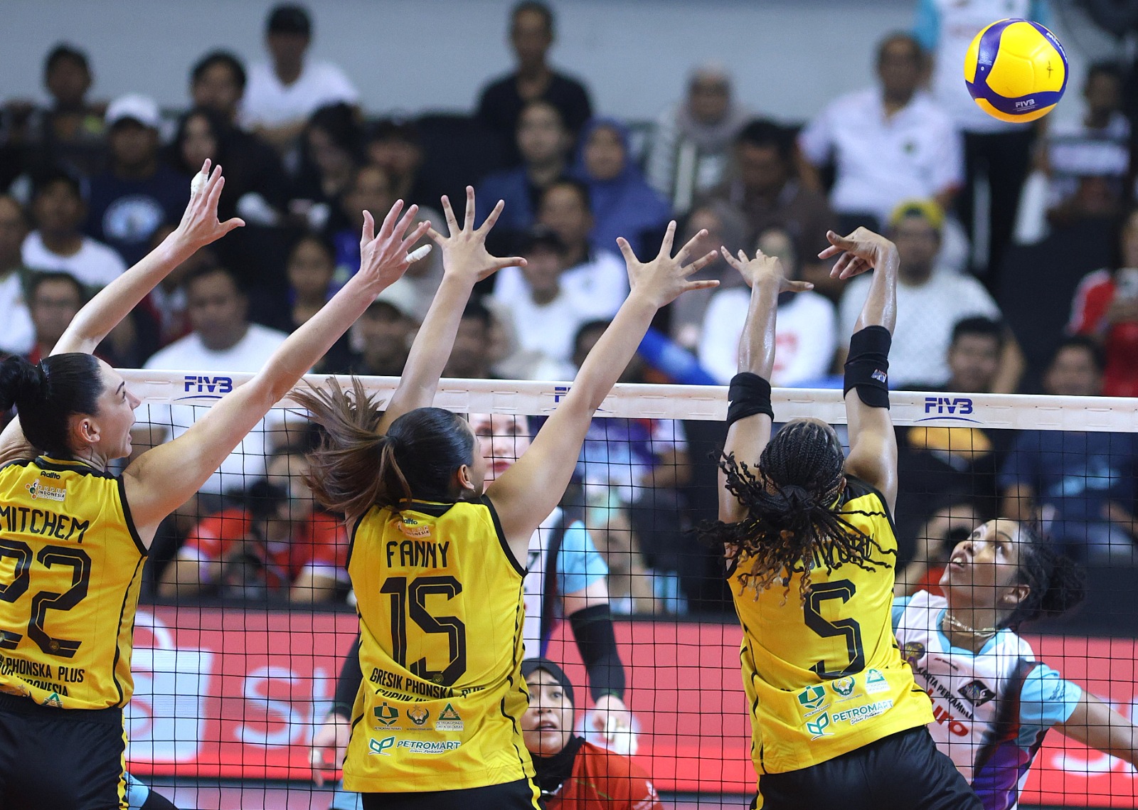 Bekuk Gresik Phonska di Leg 1, JPE di Atas Angin