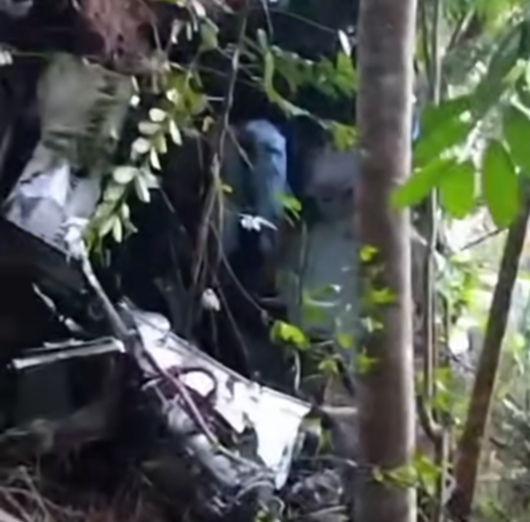 Tim Gabungan Tunda Evakuasi Korban Kecelakaan Helikopter