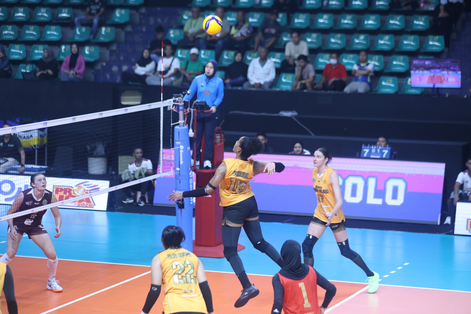 Popsivo Polwan Petik Kemenangan Pertama di Final Four