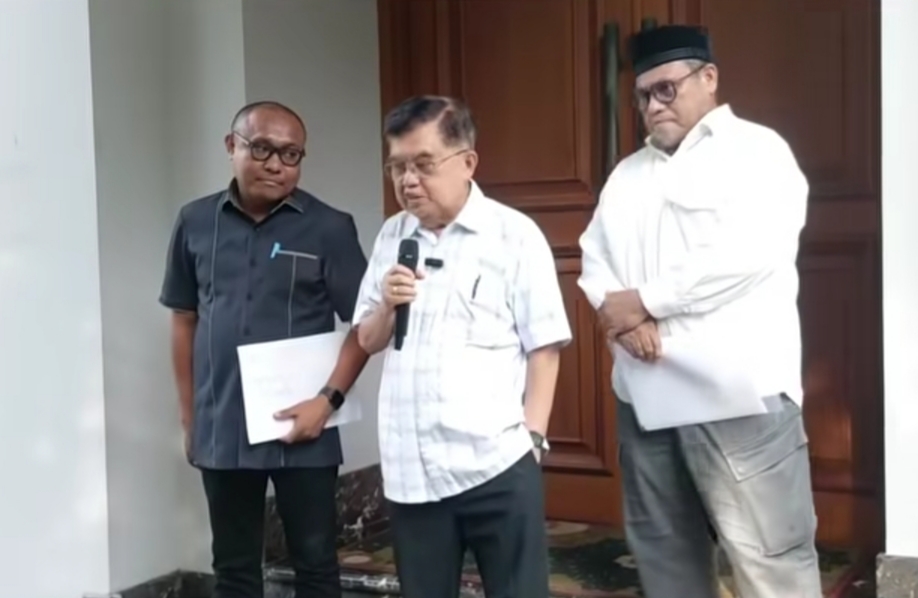 JK Bantah Bekingi para Penggugat Ijazah Jokowi